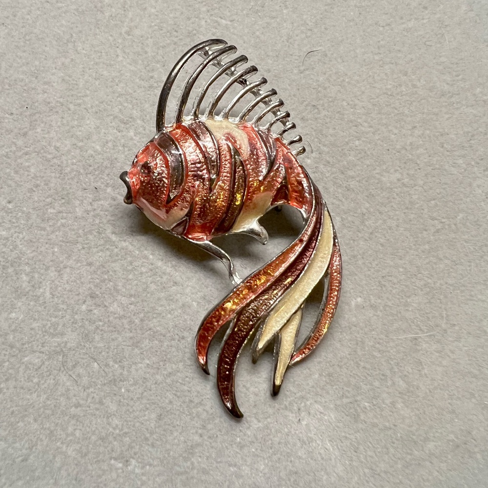 Vintage fish brooch/ pin